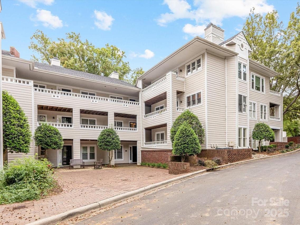 2715 Selwyn Ave. #31, Charlotte, NC 28209