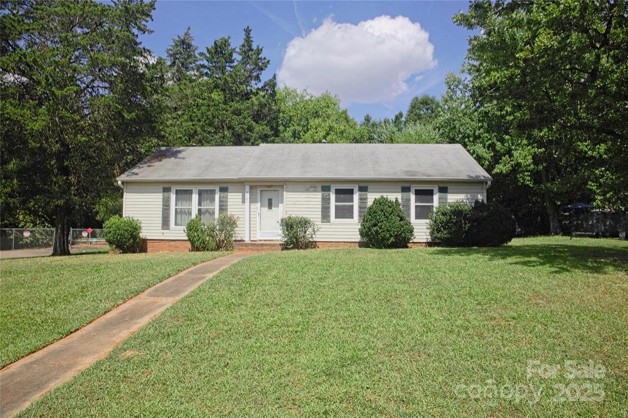 9403 Deer Run Ct., Charlotte, NC 28273