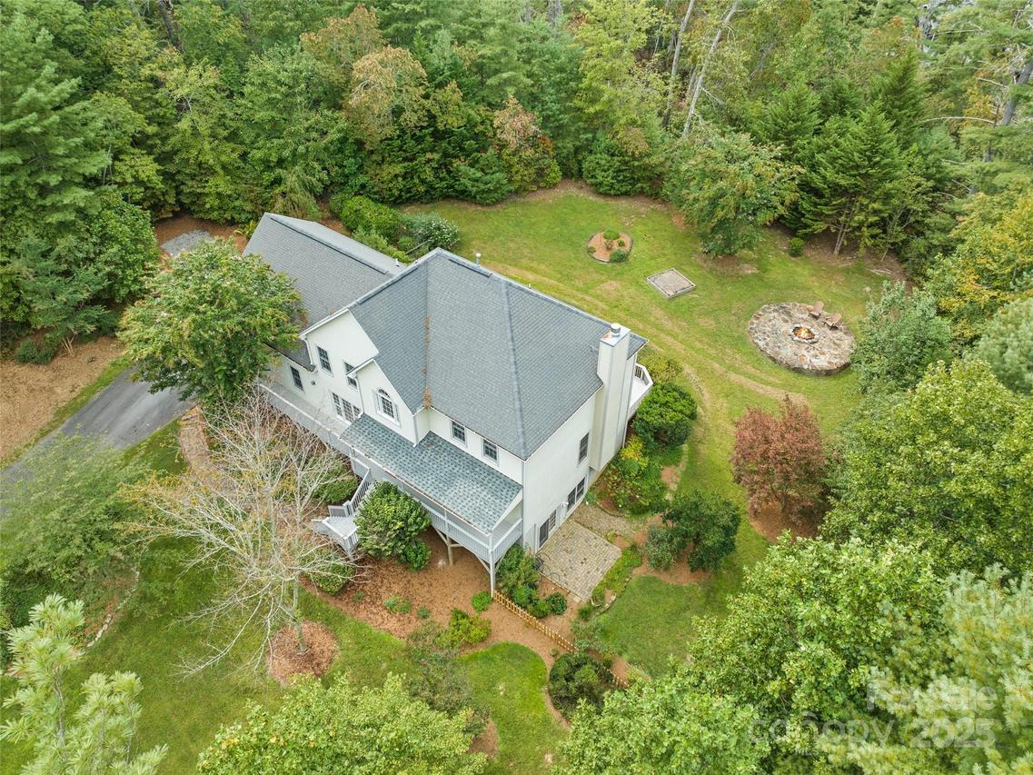 6 Dogwood Ln., Fletcher, NC 28732