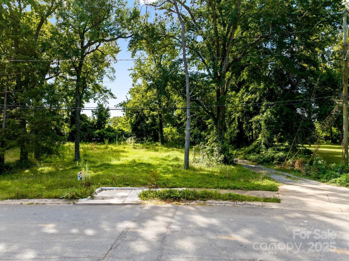 545 Dawn Cir., Charlotte, NC 28213