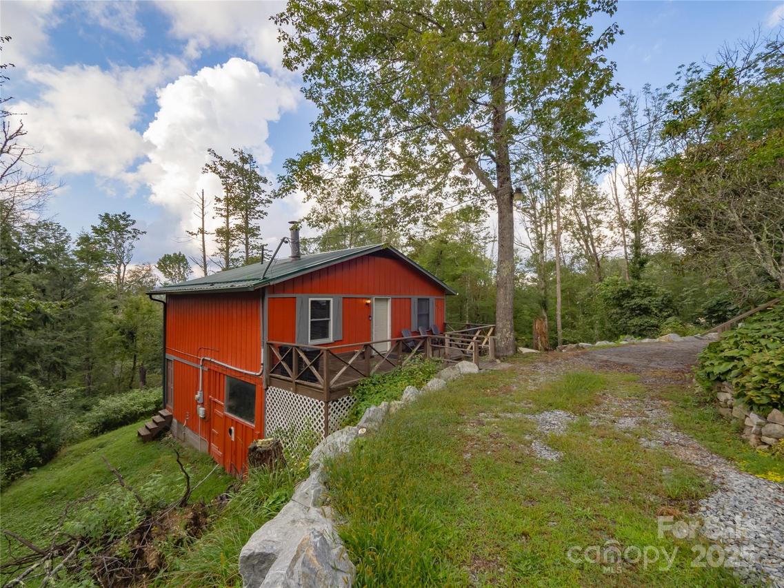 5349 Hickory Nut Gap Rd., Banner Elk, NC 28604