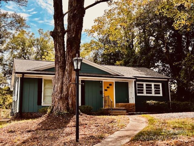 521 6th Ave., Hickory, NC 28602