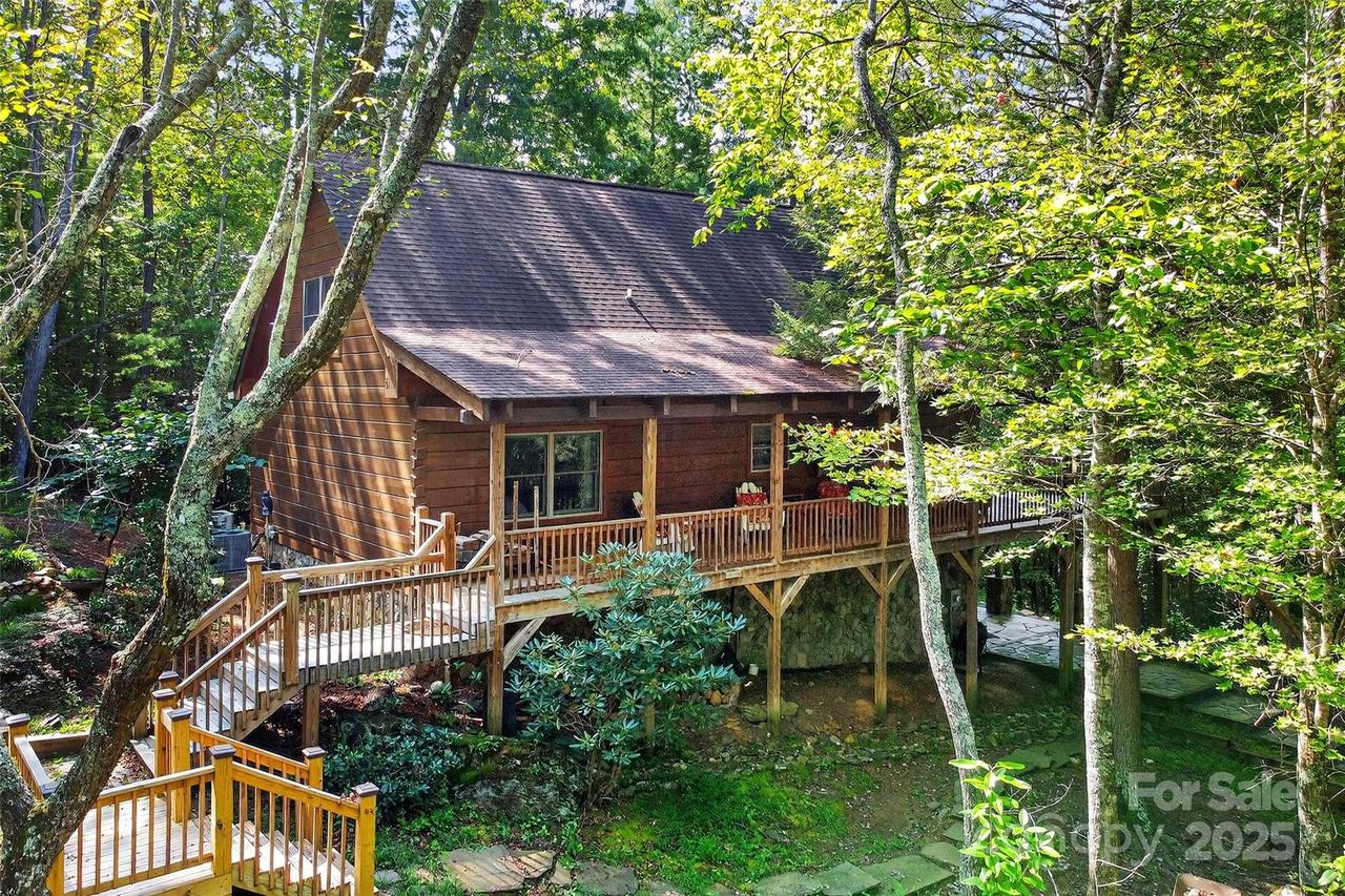 67 Little Bluebird Ln., Spruce Pine, NC 28777