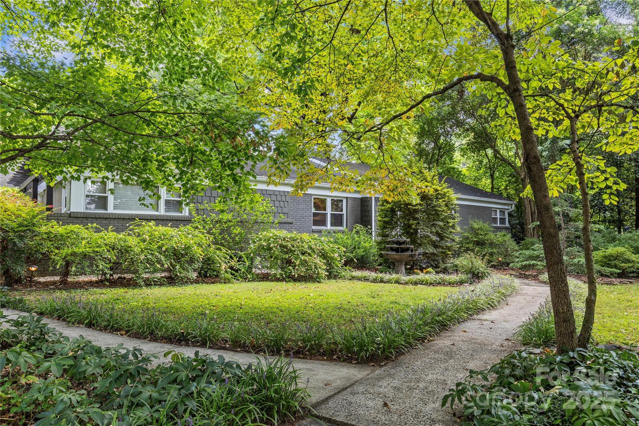 1460 Medford Dr., Charlotte, NC 28205
