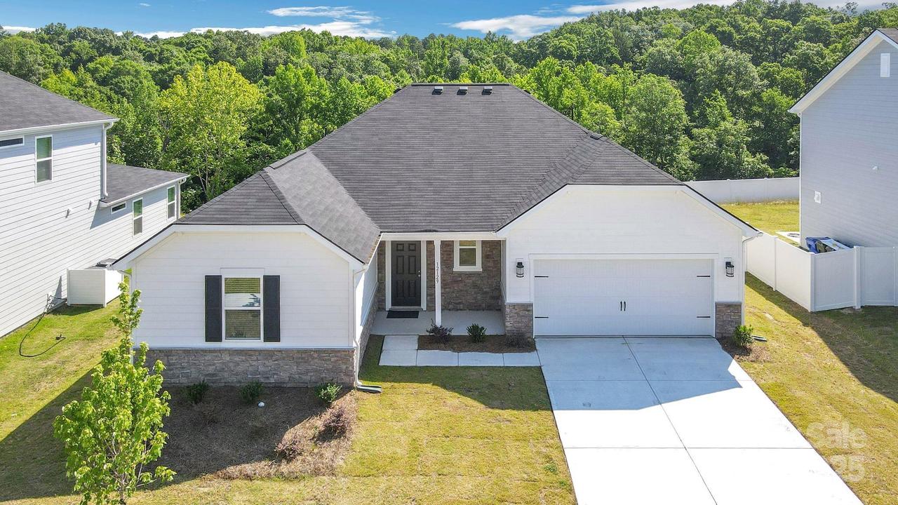 12129 Rowan Hill Dr., Huntersville, NC 28078
