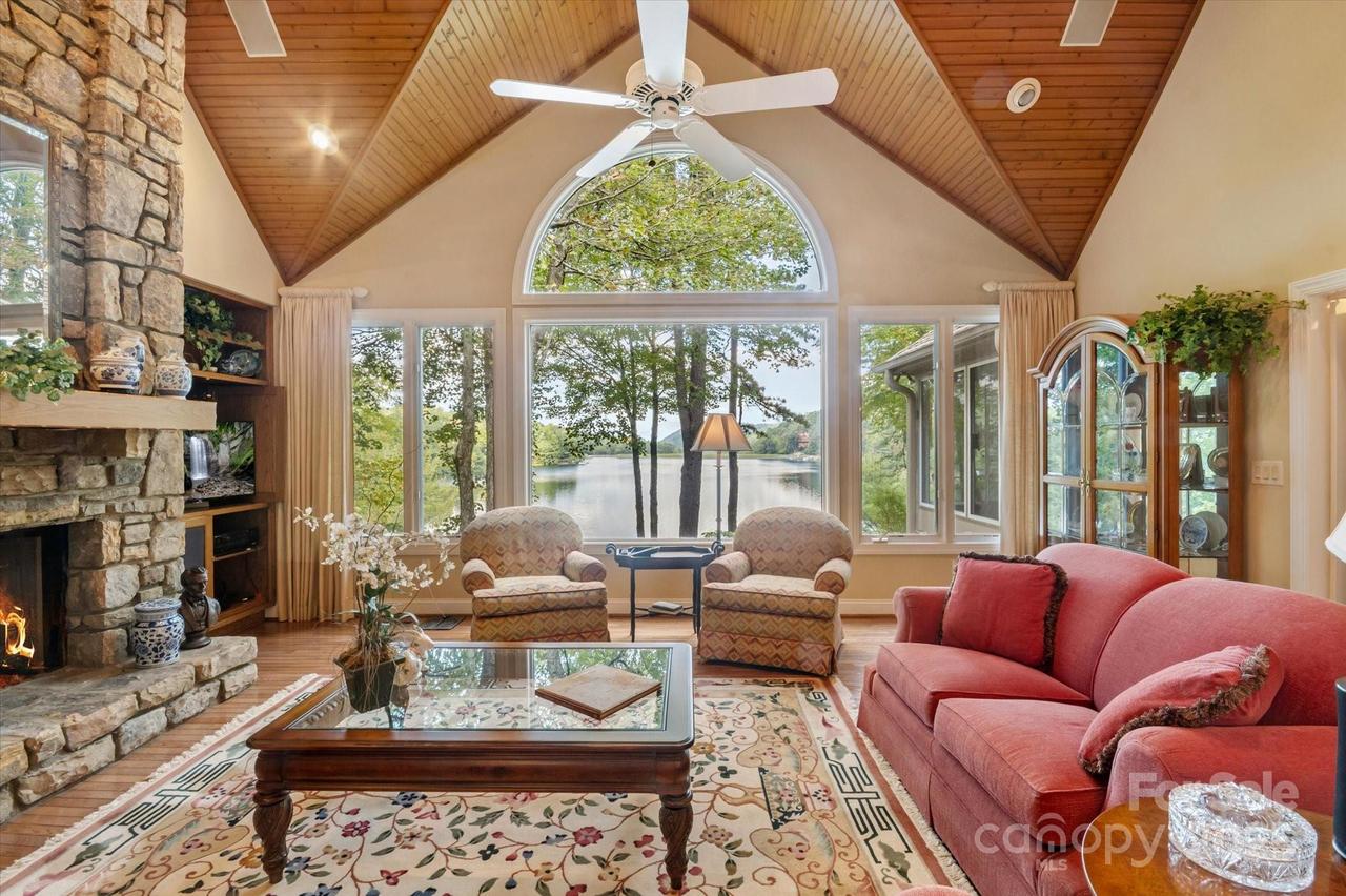 98 Taladu Ct., Brevard, NC 28712