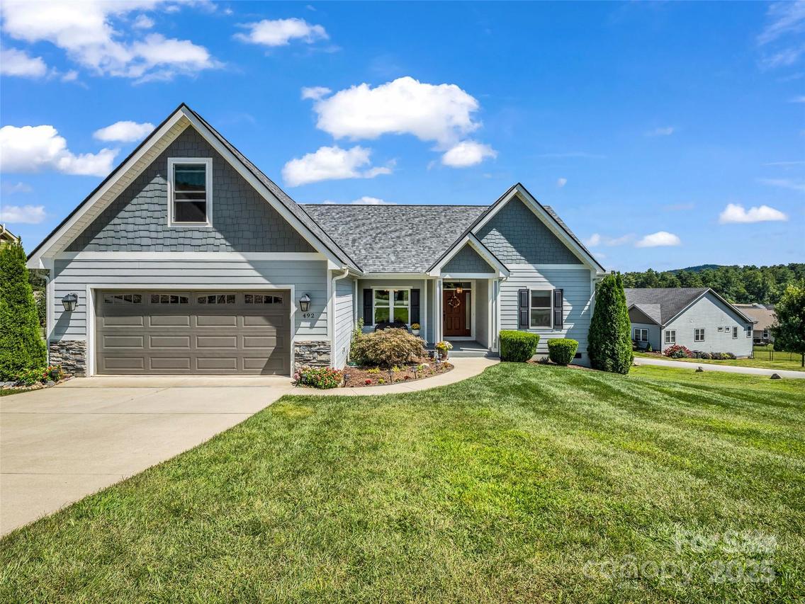492 Blacksmith Run Dr., Hendersonville, NC 28792