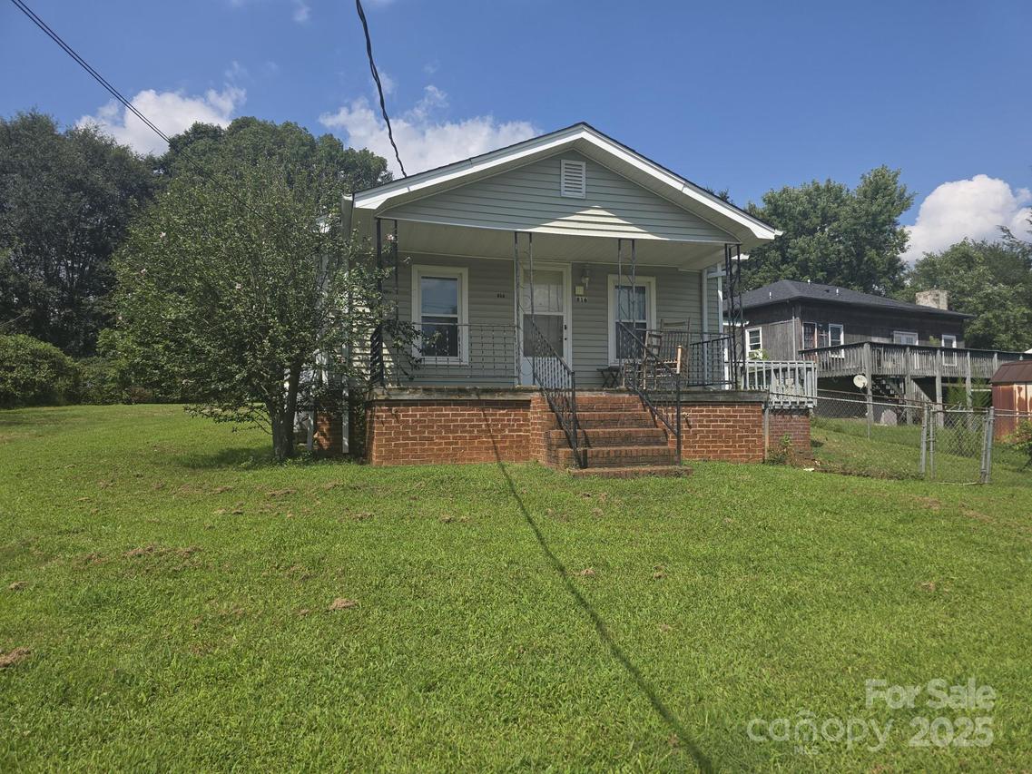816 Pineburr Ave., Valdese, NC 28690