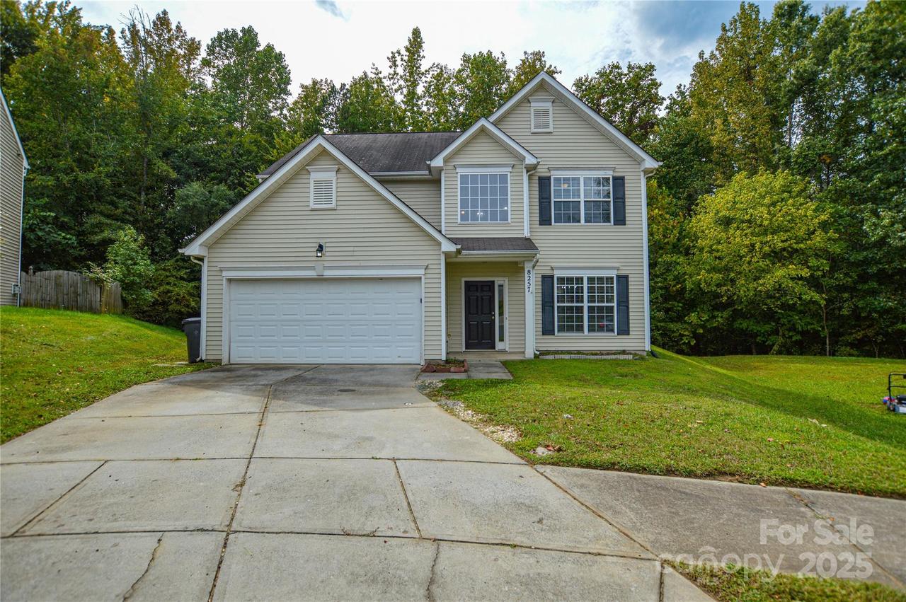 8257 Weeping Fig Ln., Charlotte, NC 28215