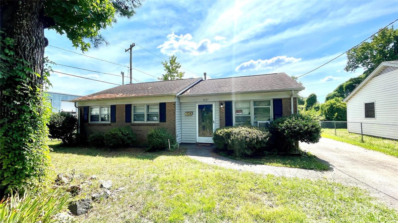 2637 Dalecrest Dr., Charlotte, NC 28269