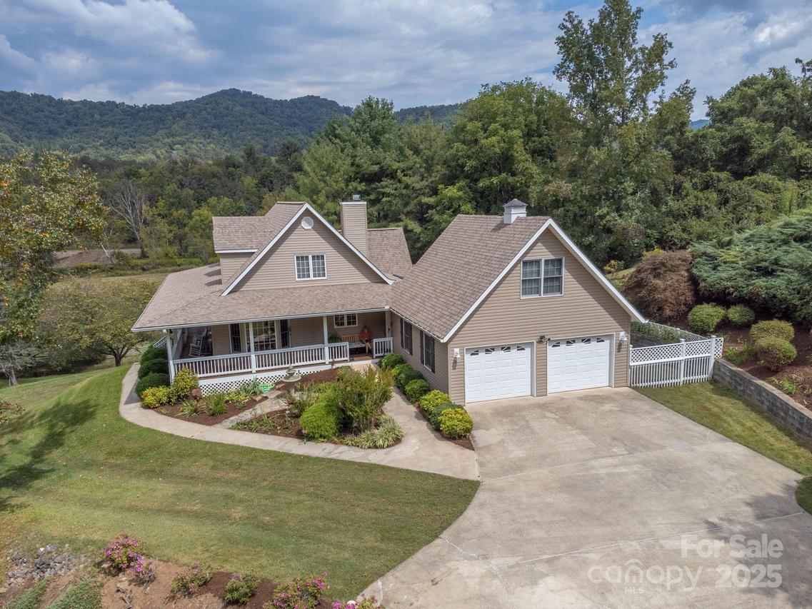 26 Horseshoe Tr., Barnardsville, NC 28709