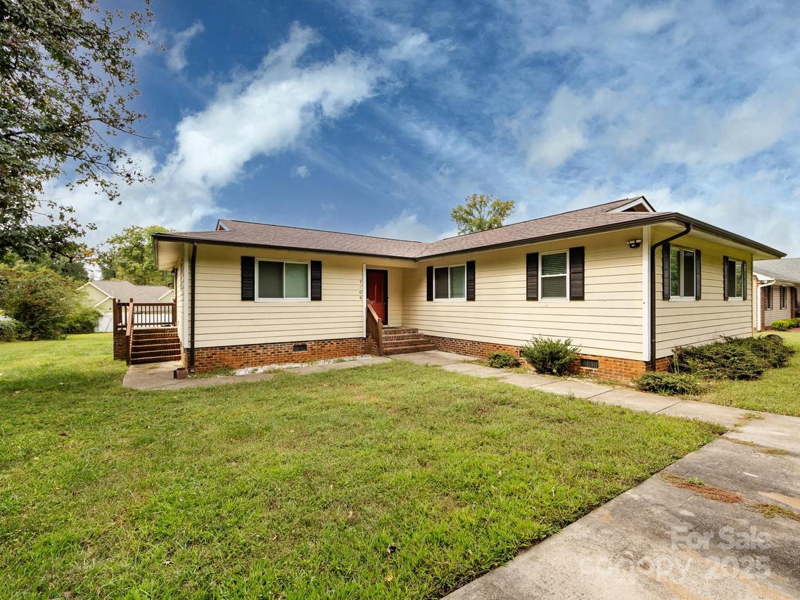 7109 Bisaner St., Charlotte, NC 28269