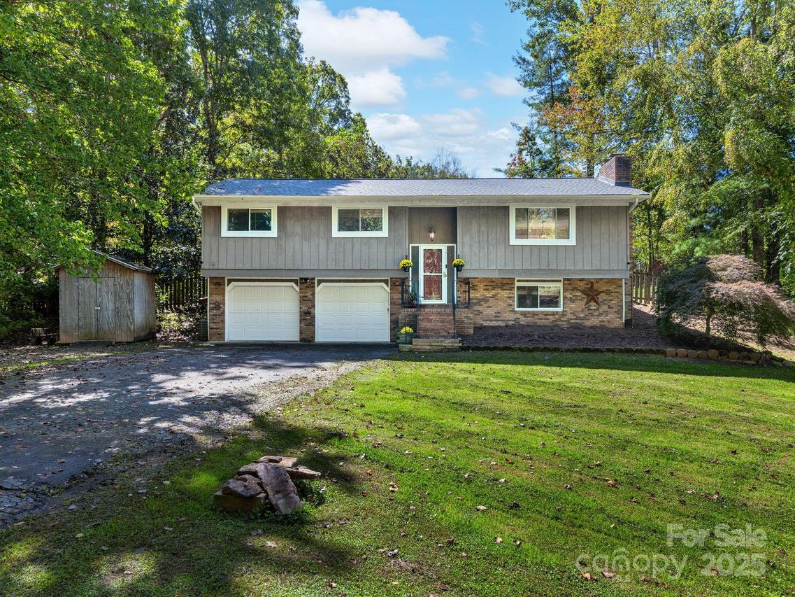 20 N Westview Ct., Fletcher, NC 28732