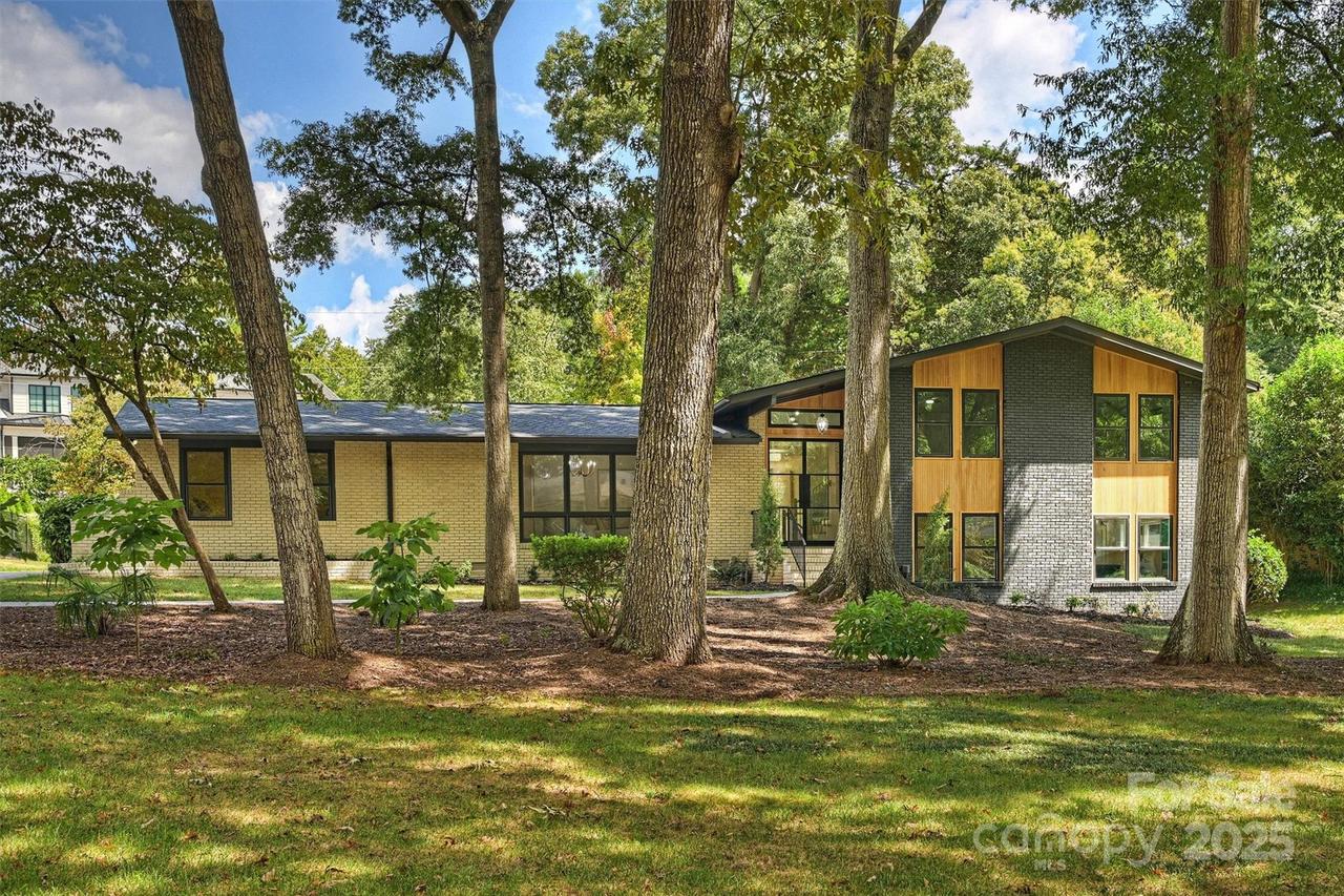 823 Wingrave Dr., Charlotte, NC 28270