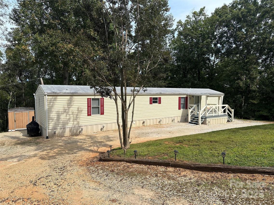 325 Griggs Rd., Old Fort, NC 28762
