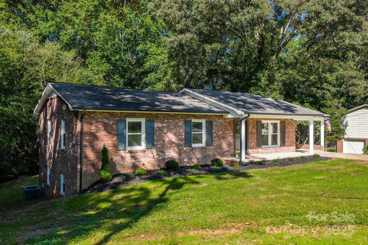 3515 12th Street Dr., Hickory, NC 28601
