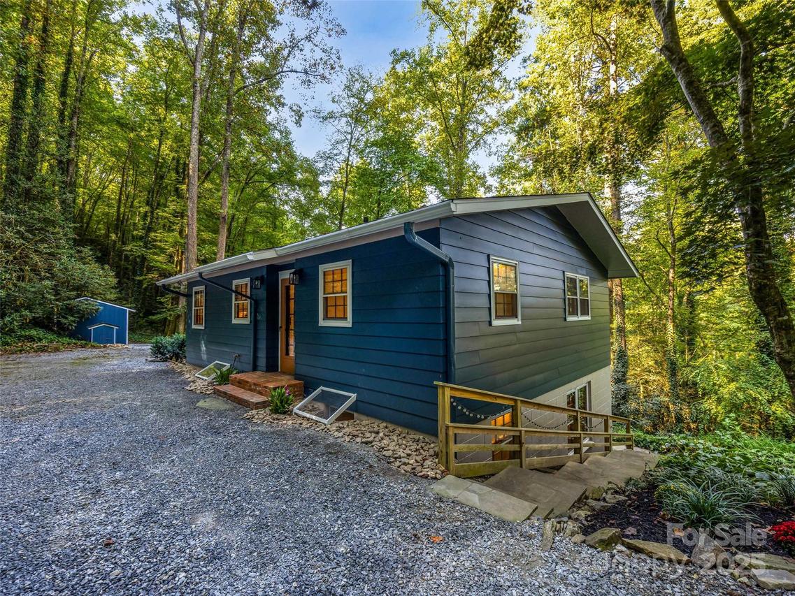 112 Top Of The Mountain Rd., Hendersonville, NC 28739