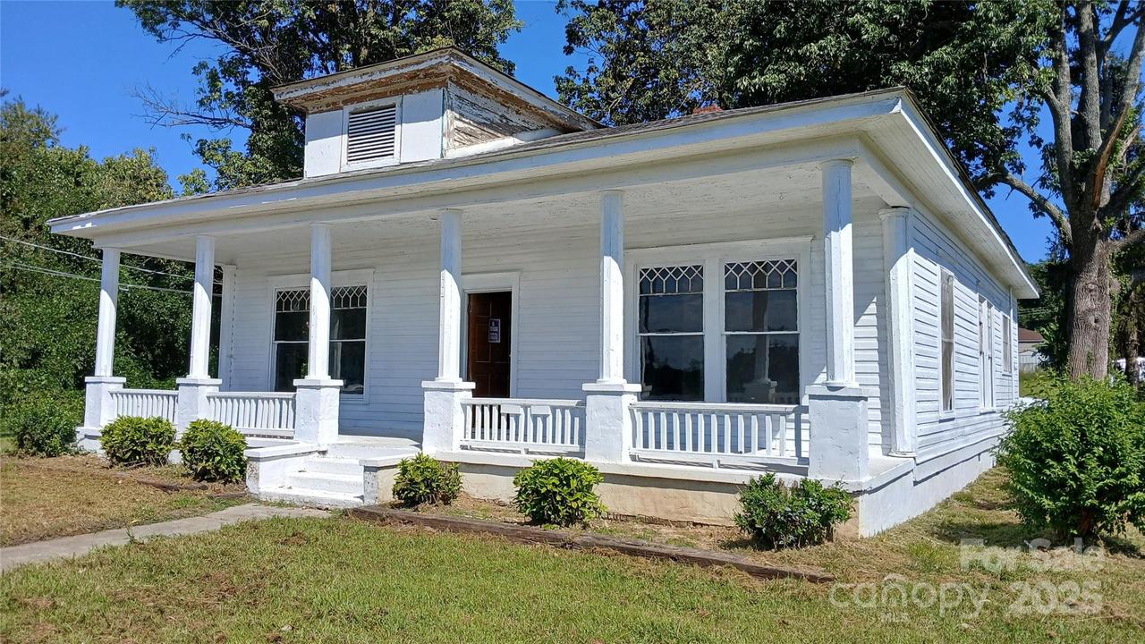 204 N Main St., Morganton, NC 28655
