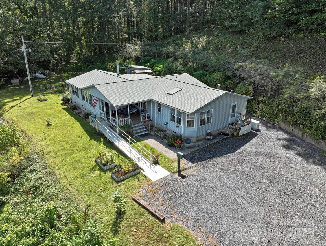 35 Mountaineer Ln. #8, Burnsville, NC 28714