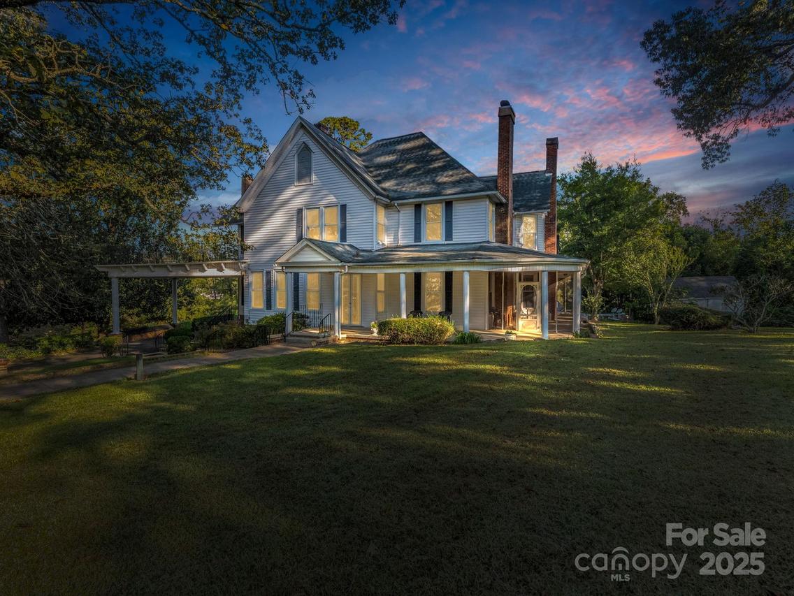 252 Spencer St., Ellenboro, NC 28040