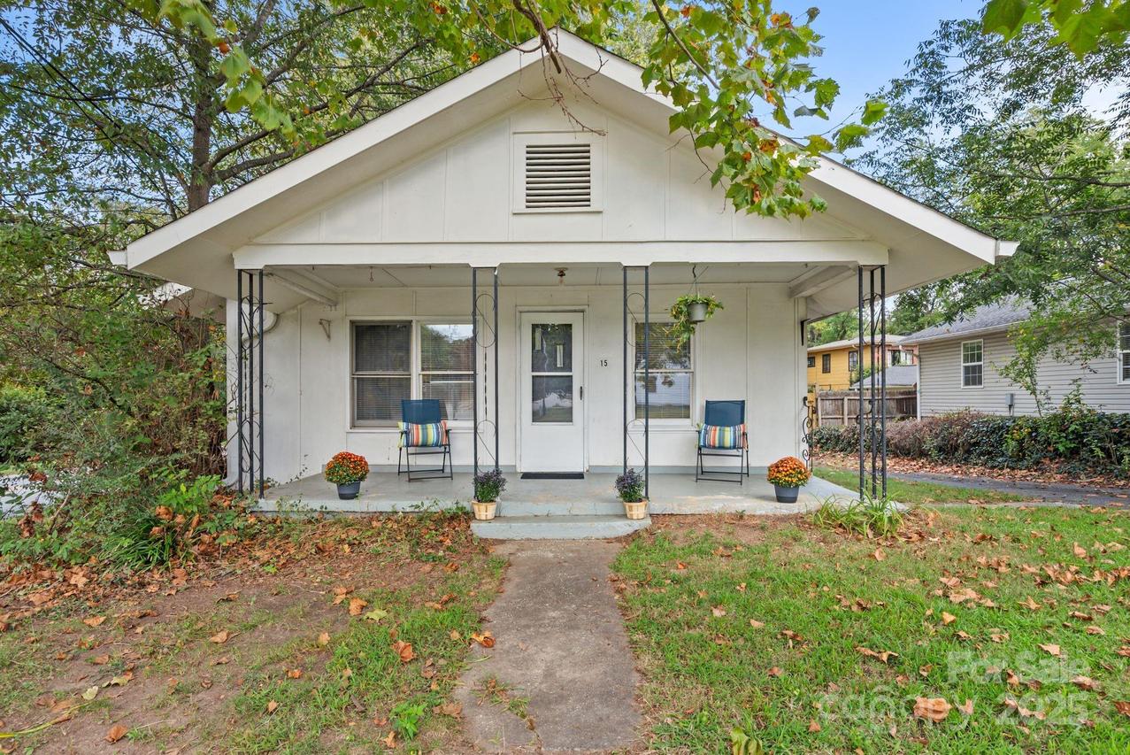 15 Valley Park Rd., Asheville, NC 28804