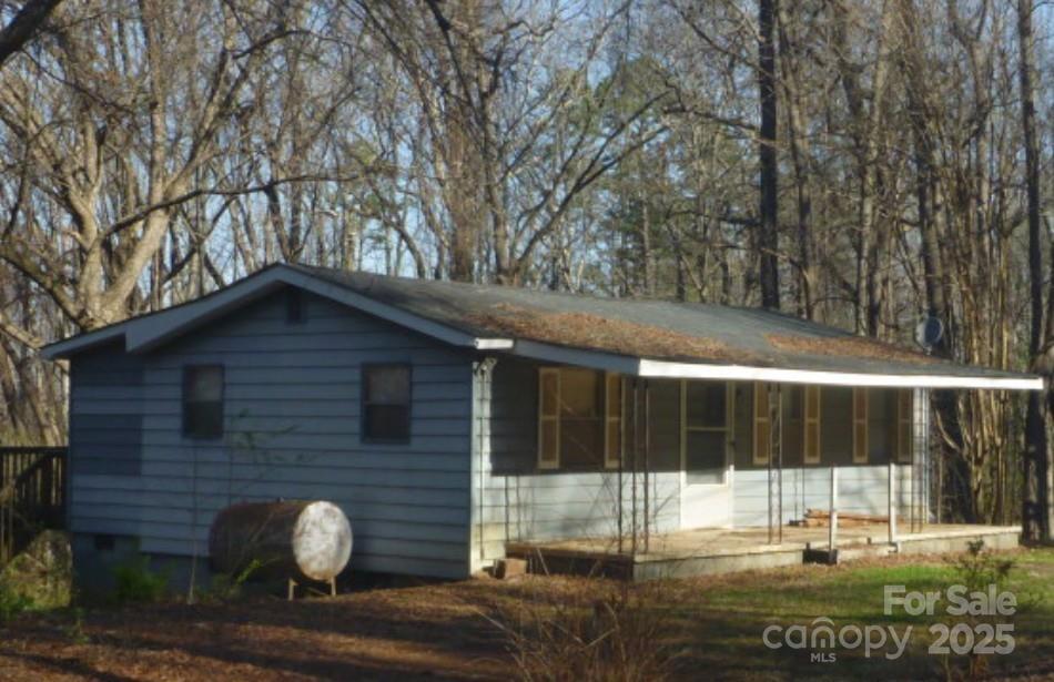 215 N Pinchback Ave., Bessemer City, NC 28016