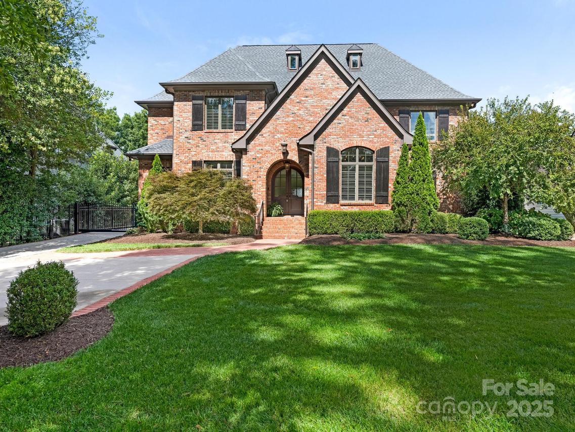 2101 Radcliffe Ave., Charlotte, NC 28207