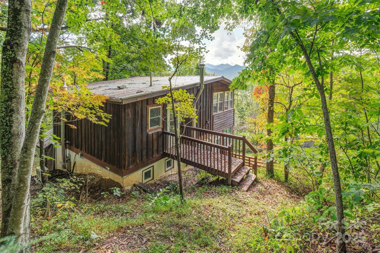 40 Craggy View Ln., Barnardsville, NC 28709