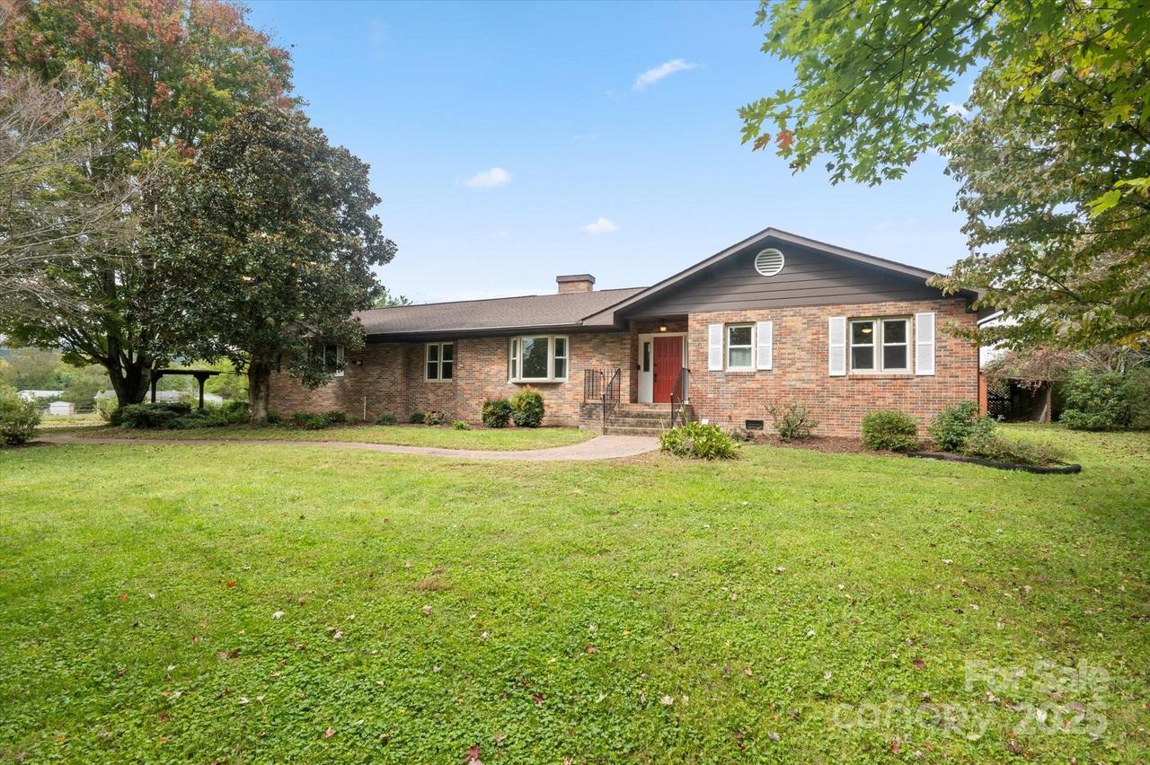 196 Broadview Cir., Brevard, NC 28712