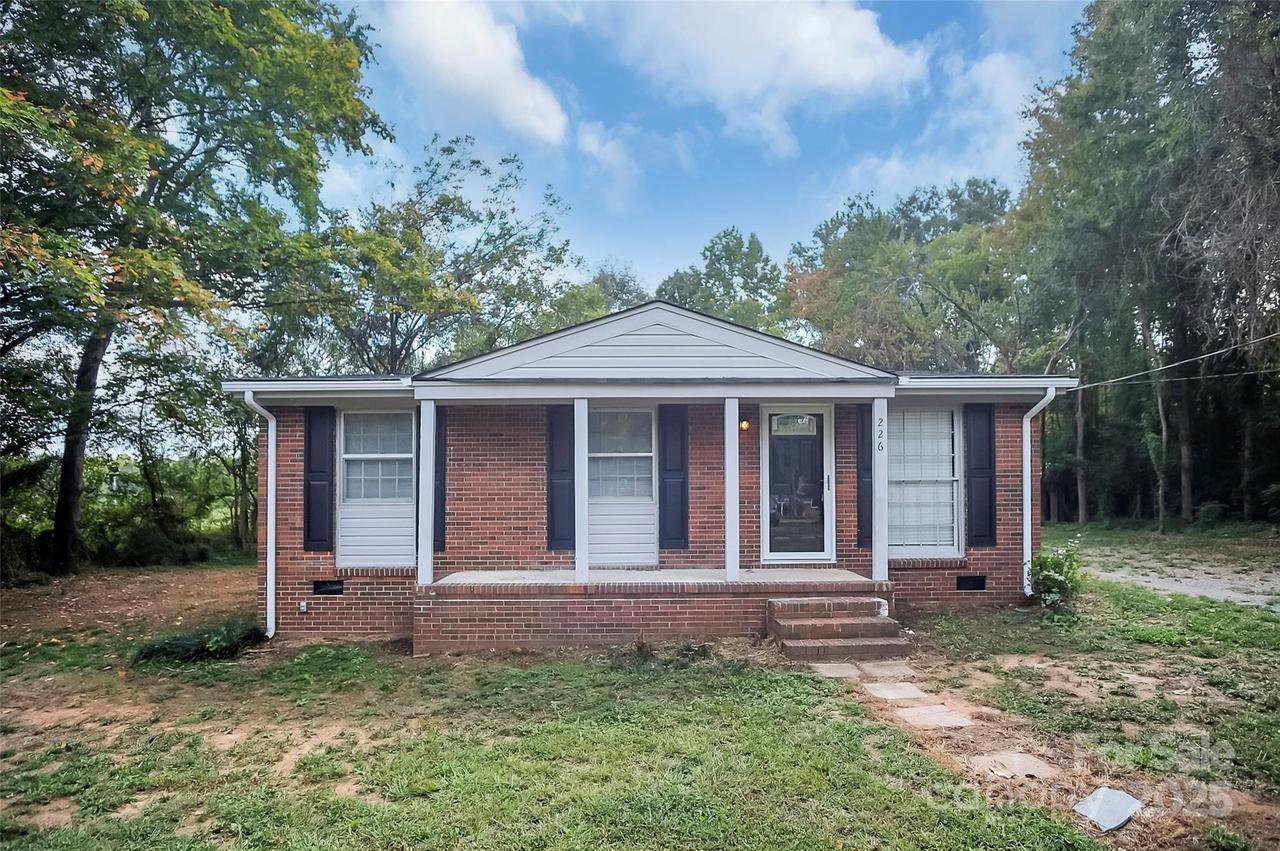 226 Louise Dr., Stanley, NC 28164