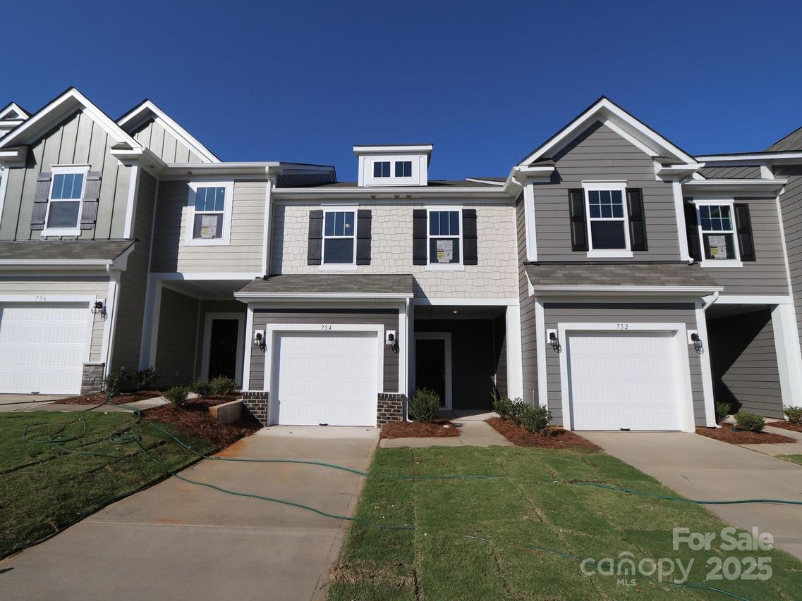 754 Kitfox Dr., Concord, NC 28027