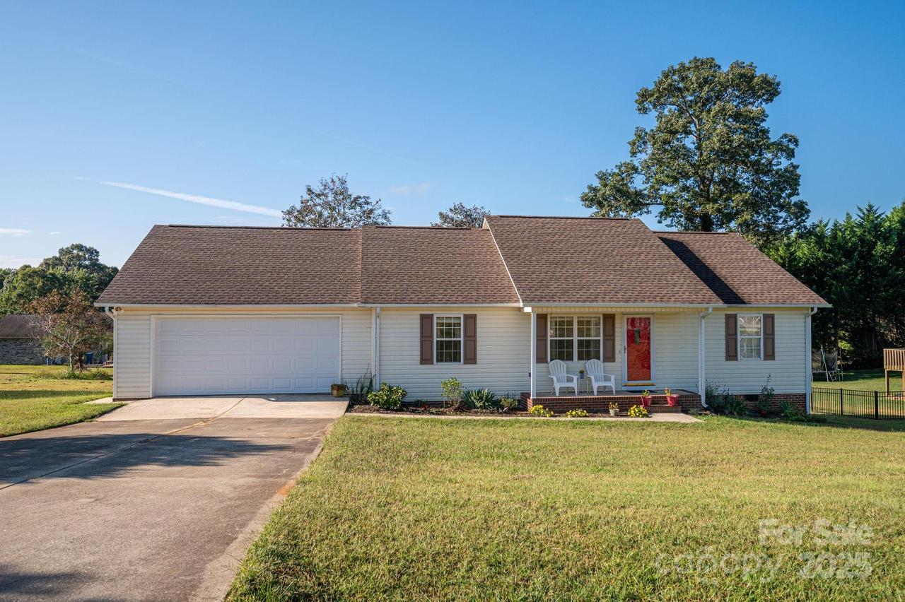 1371 Millrace Dr., Conover, NC 28613