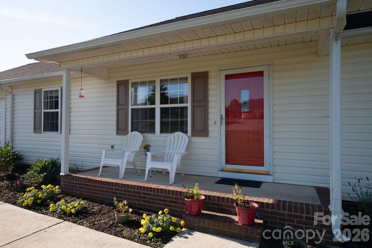 1371 Millrace Dr., Conover, NC 28613