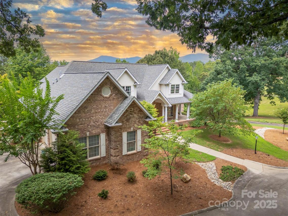 400 Bent Oak Dr., Columbus, NC 28722