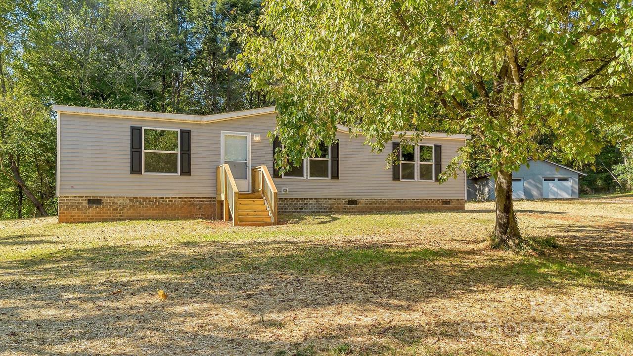 324 Center Ln., Thurmond, NC 28683