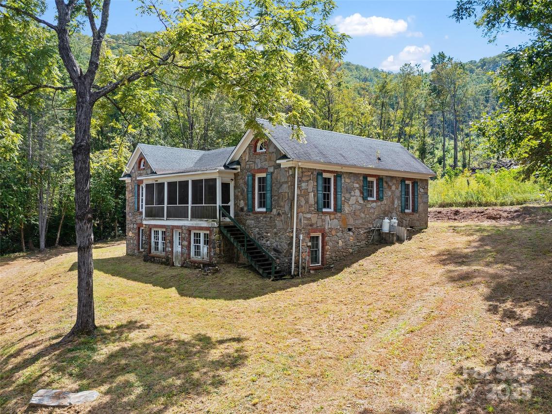 132 Burgin Cove, Burnsville, NC 28714