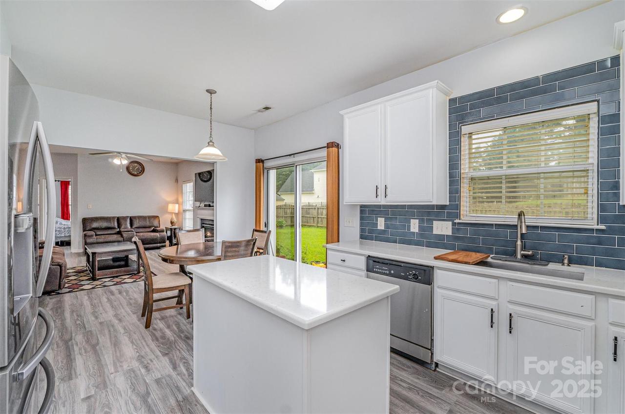 2823 Oakdale Pasture Dr., Charlotte, NC 28216