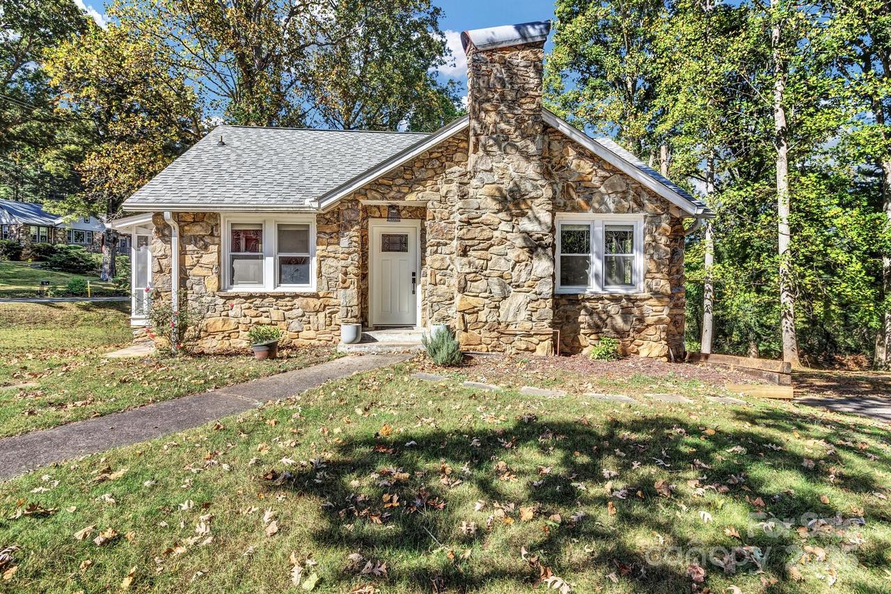 14 Mineral Springs Rd., Asheville, NC 28805