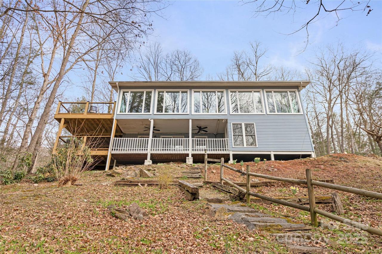 87 Medley Dr., Waynesville, NC 28785