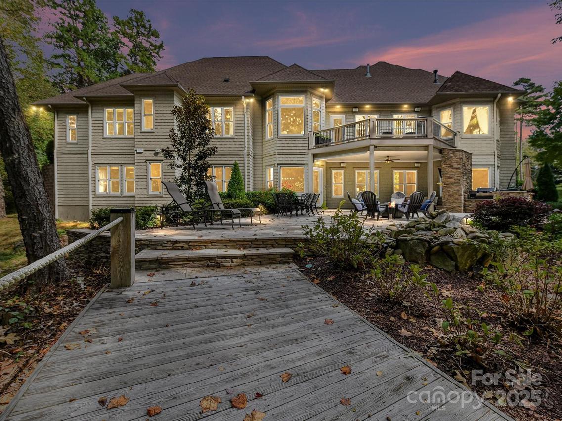 168 Brownstone Dr., Mooresville, NC 28117