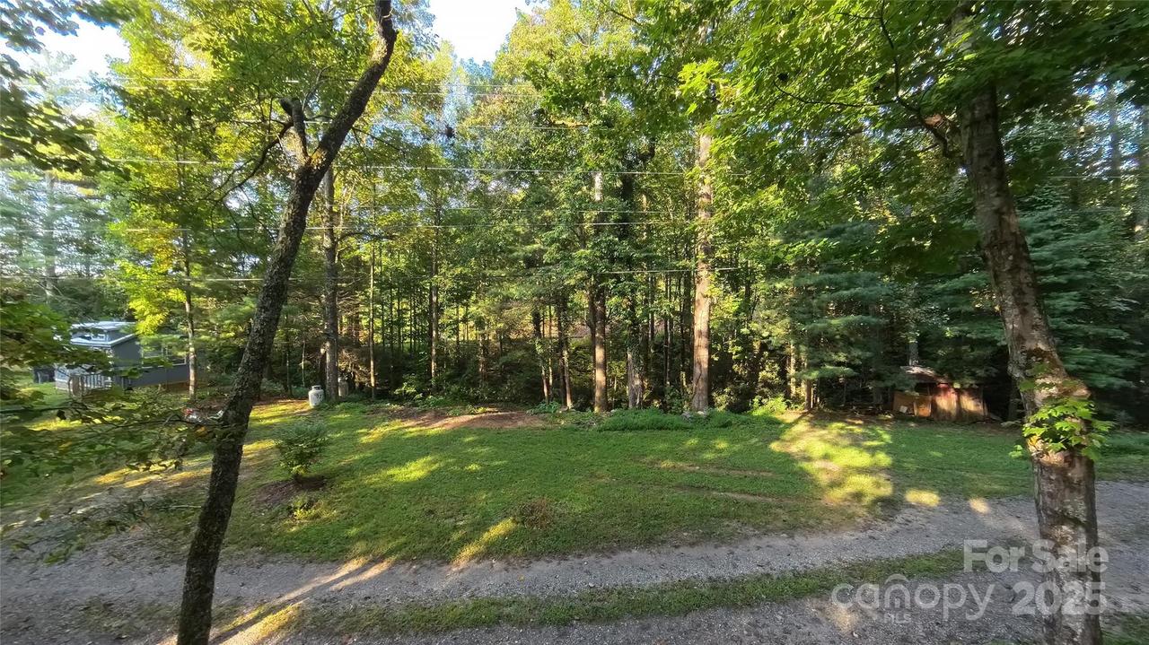 176 Evans Cove Rd., Zirconia, NC 28790