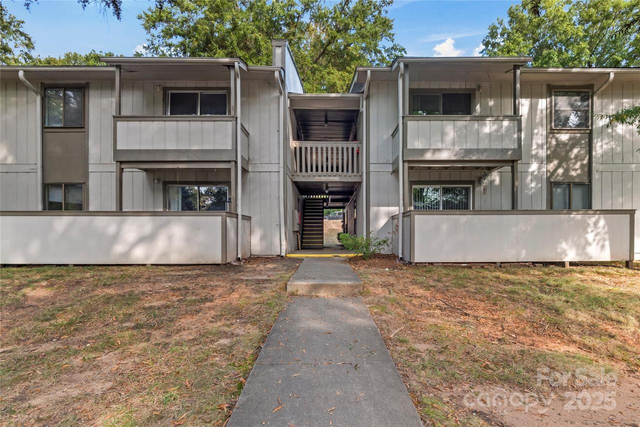 2205 Sunderland Rd. #115D, Winston Salem, NC 27103