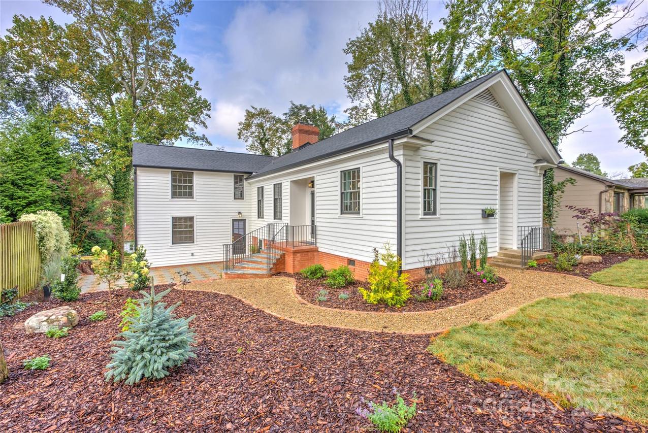 2 Baird Ln., Asheville, NC 28804