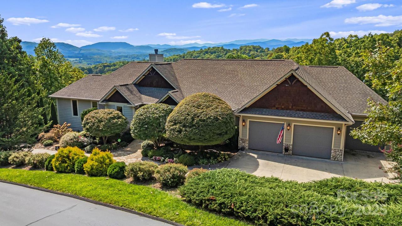 3527 Cummings Cove Pkwy., Hendersonville, NC 28739
