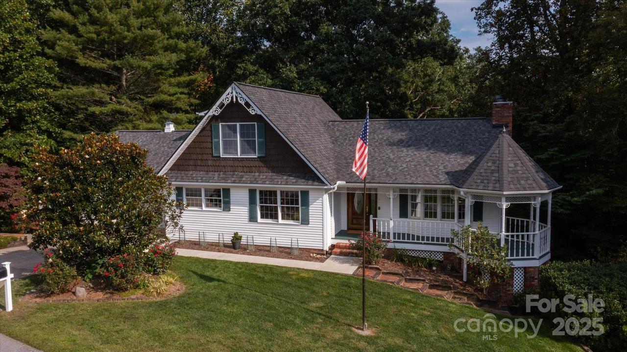 168 Mountain Valley Dr., Hendersonville, NC 28739