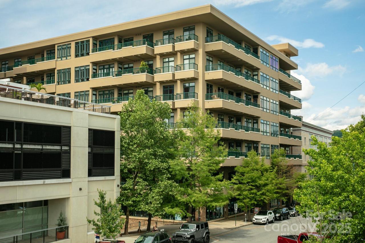 21 Battery Park Ave. #404, Asheville, NC 28801
