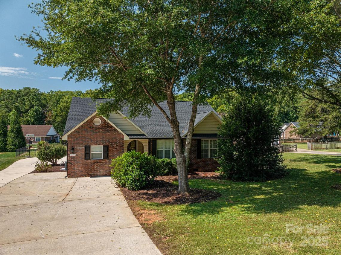 1751 Knights Dr., Denver, NC 28037