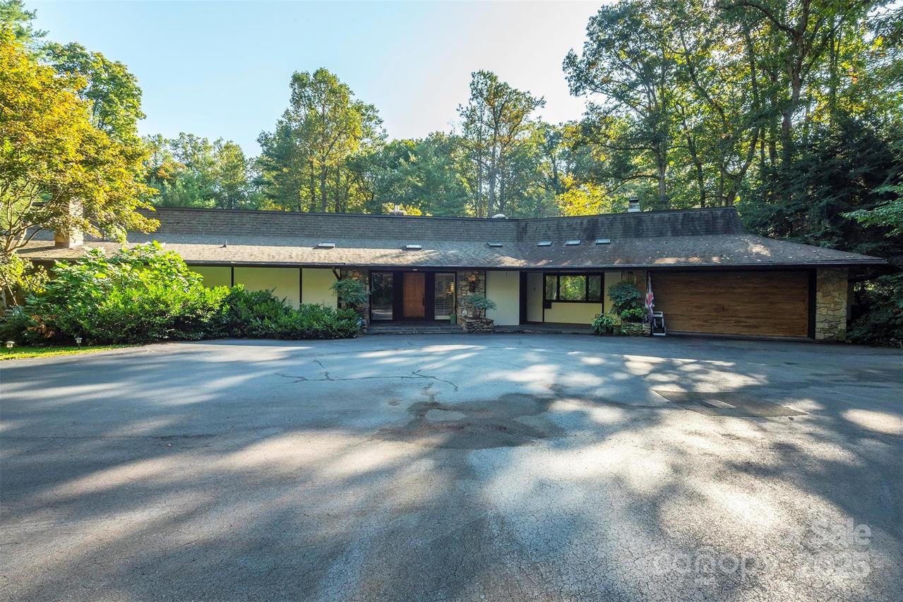 18 Forest Rd., Asheville, NC 28803