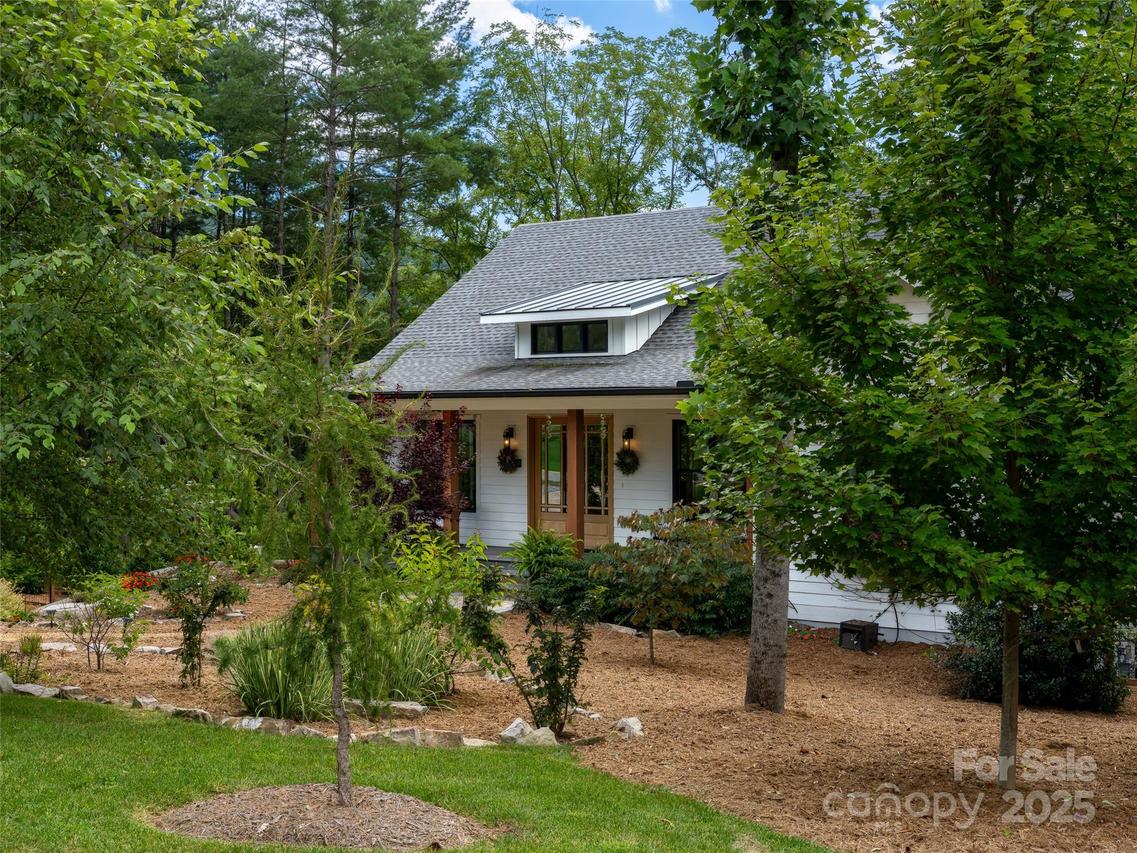 33 Twilight Sedge Dr., Biltmore Lake, NC 28715