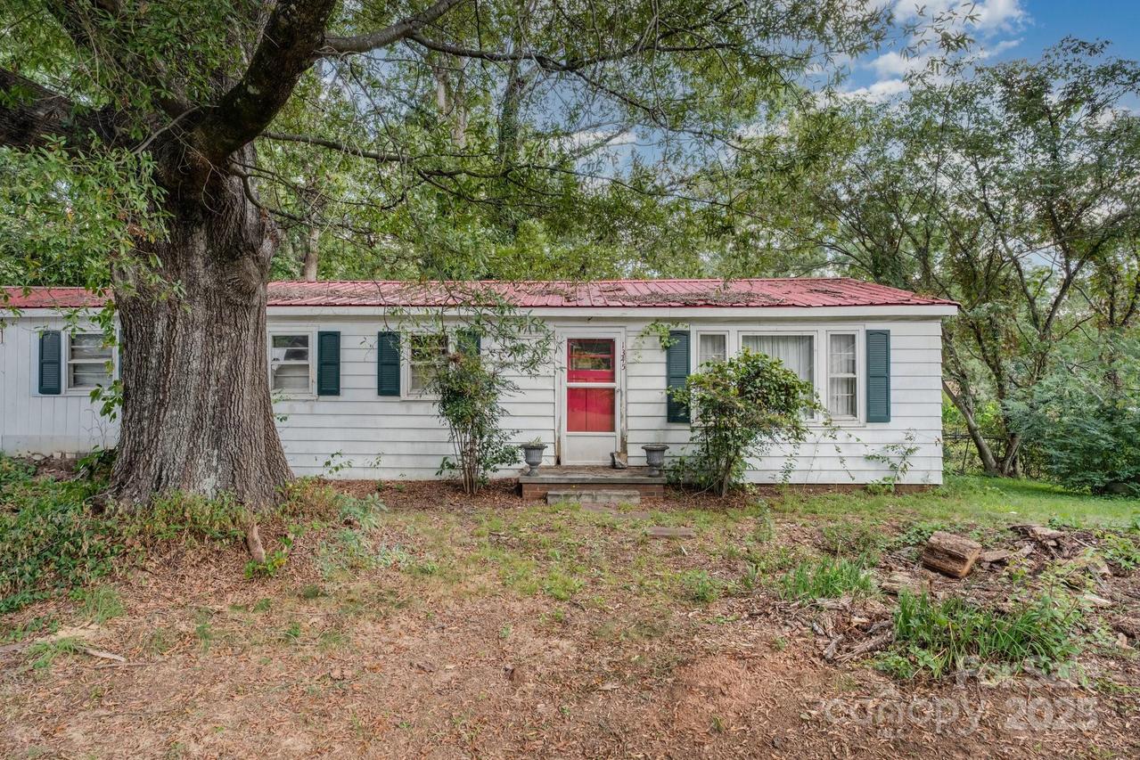 1345 28th St., Hickory, NC 28602